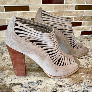 MIA Stylish Taupe Open Toe Shoe Size 8.5